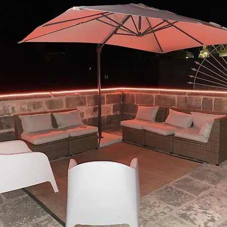 Dom wakacyjny Spacious, Beautiful Villa, Large Garden And Pool, From